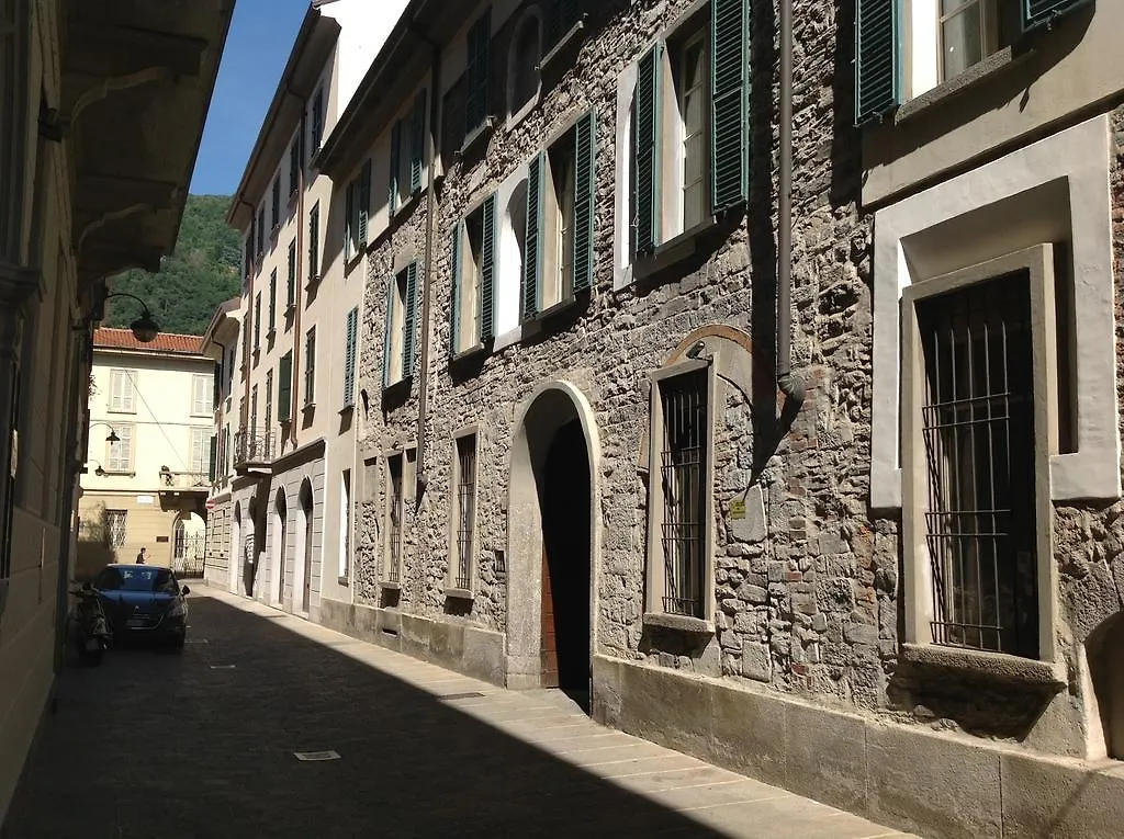 A Casa Di Irene Apartment Como 0*,